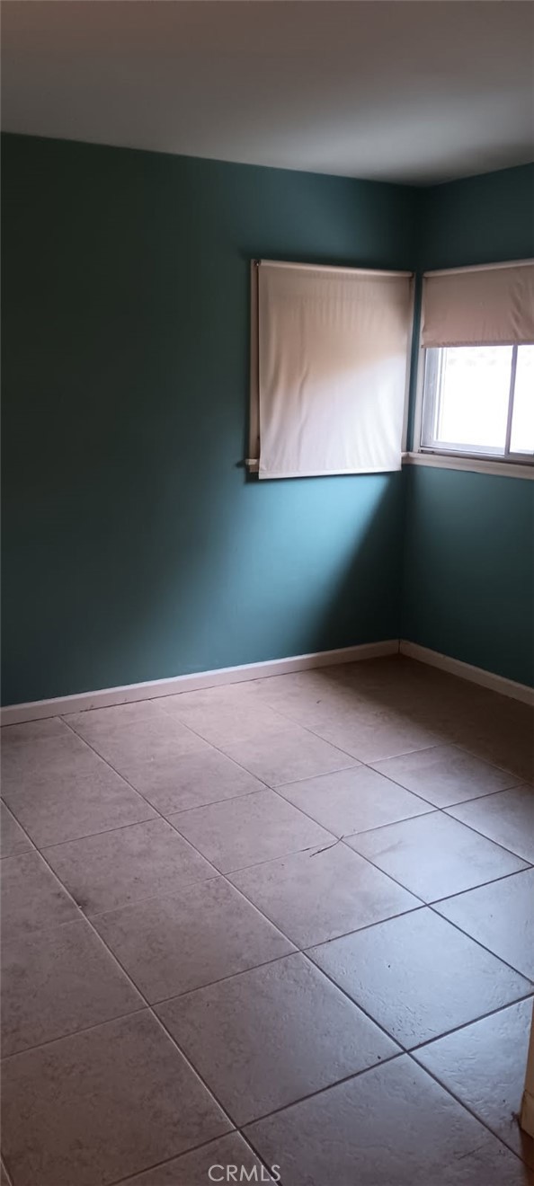 https://media.crmls.org/medias/075cbcb6-3249-4b1e-8ea2-70a6d1b97db1.jpg?preset=X-Large