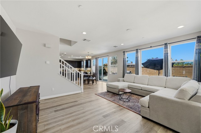 Detail Gallery Image 8 of 56 For 1176 Woodbury Ln, Mentone,  CA 92359 - 4 Beds | 3 Baths