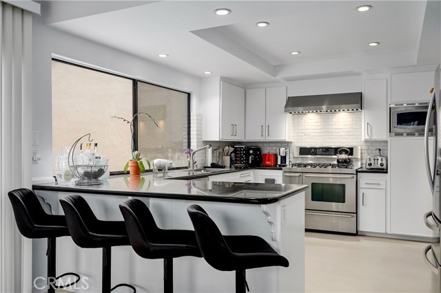 Detail Gallery Image 5 of 51 For 1359 Southwind Cir, Westlake Village,  CA 91361 - 4 Beds | 3 Baths