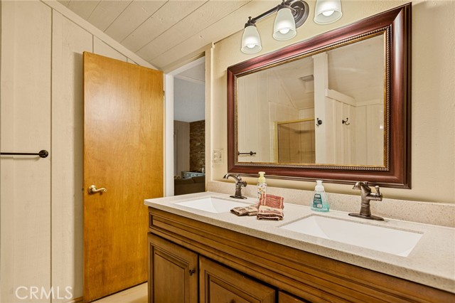 824 Oakmont Lane, Lake Arrowhead, CA 92352