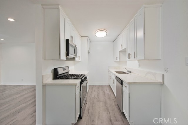 5415 Newcastle Avenue, Encino CA: https://media.crmls.org/medias/075e79a0-4815-46d2-b0c1-29551fd704cf.jpg