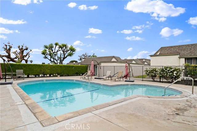 Detail Gallery Image 11 of 13 For 184 Casuda Canyon Dr #B,  Monterey Park,  CA 91754 - 2 Beds | 2/1 Baths