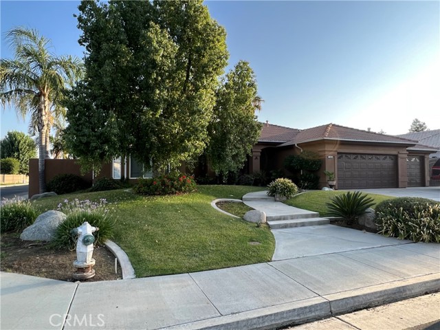 Detail Gallery Image 1 of 1 For 3903 Onslow Ct, Bakersfield,  CA 93313 - 4 Beds | 3 Baths