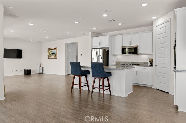 Detail Gallery Image 14 of 52 For 24655 Acadia, Corona,  CA 92883 - 4 Beds | 3 Baths