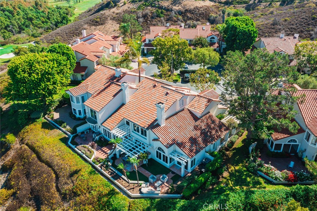 https://media.crmls.org/medias/0760e3f8-c31c-4b43-85ca-92e34324c2bc.jpg?preset=X-Large
