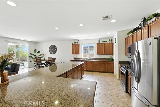7043 W Avenue L5, Lancaster CA: https://media.crmls.org/medias/0761336a-109e-48fc-ade6-8cd49d0a590d.jpg