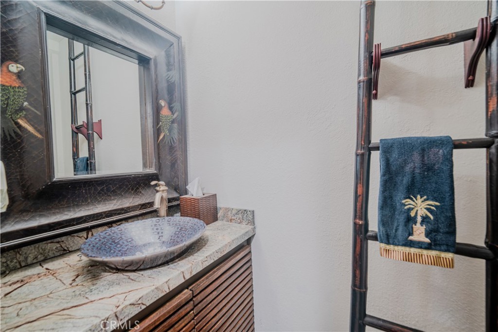 https://media.crmls.org/medias/0761b802-638d-4db4-b42f-c4c5f6f4fd92.jpg?preset=X-Large