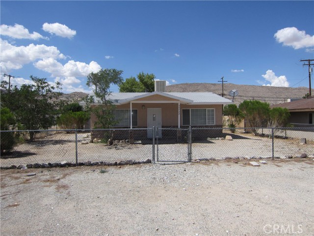 55722 Santa Fe, Yucca Valley, CA 92284-3124