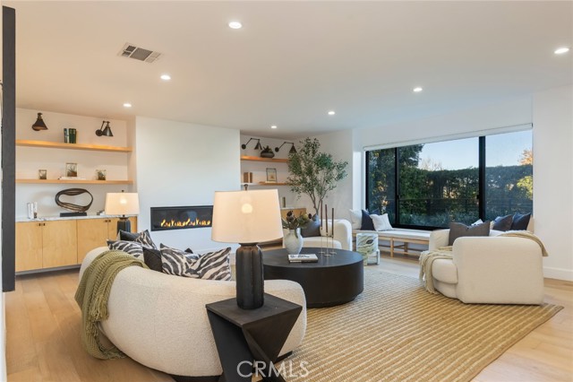13714 Valley Vista, Sherman Oaks CA: https://media.crmls.org/medias/0762a842-5dff-4854-923e-8ff29df9d194.jpg