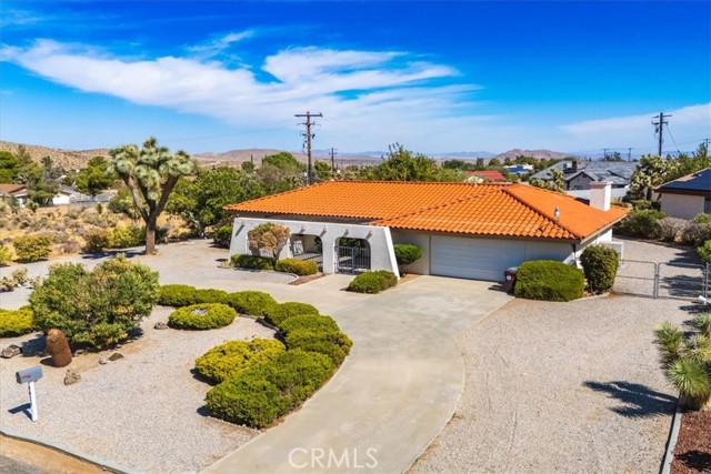 Detail Gallery Image 3 of 49 For 8825 San Vincente Dr, Yucca Valley,  CA 92284 - 2 Beds | 2 Baths