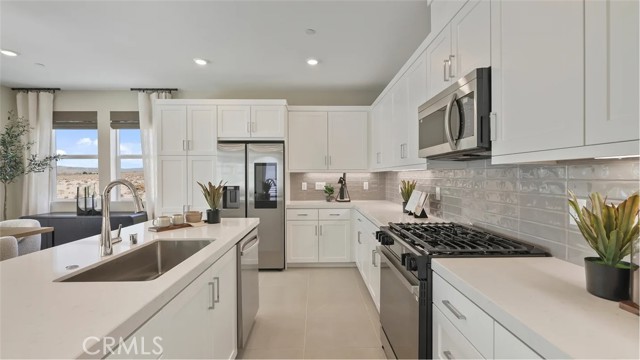 Detail Gallery Image 3 of 24 For 26824 Sonnet Pl, Valencia,  CA 91381 - 3 Beds | 2/1 Baths