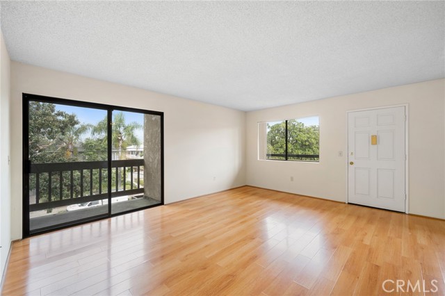 Detail Gallery Image 7 of 21 For 1004 E Garfield #5,  Glendale,  CA 91205 - 2 Beds | 2 Baths