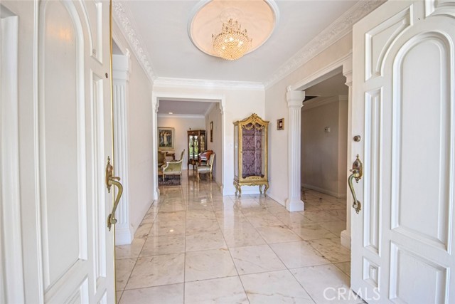 Detail Gallery Image 31 of 75 For 1801 Greenbriar Rd, Glendale,  CA 91207 - 3 Beds | 3 Baths