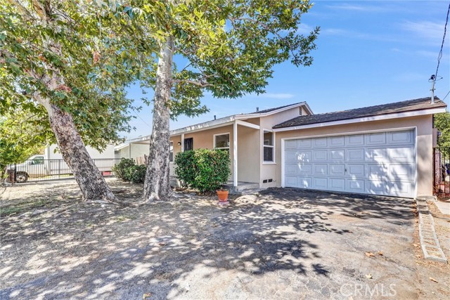7607 Greg Avenue, Sun Valley CA: https://media.crmls.org/medias/076519a2-536b-4da2-b7d6-918c7ed32b91.jpg