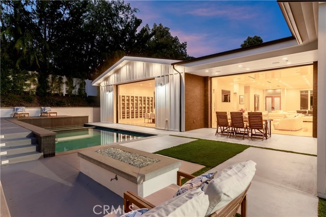 4635 Brewster Drive, Tarzana CA: https://media.crmls.org/medias/07657ad9-b39c-434b-8d1f-103917a81126.jpg