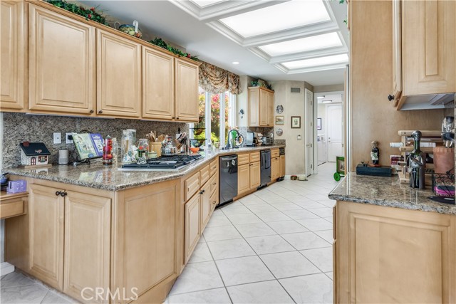 48 Santa Cruz, Rolling Hills Estates CA: https://media.crmls.org/medias/076589bb-4509-44fd-ba8f-fb82cc6df52f.jpg