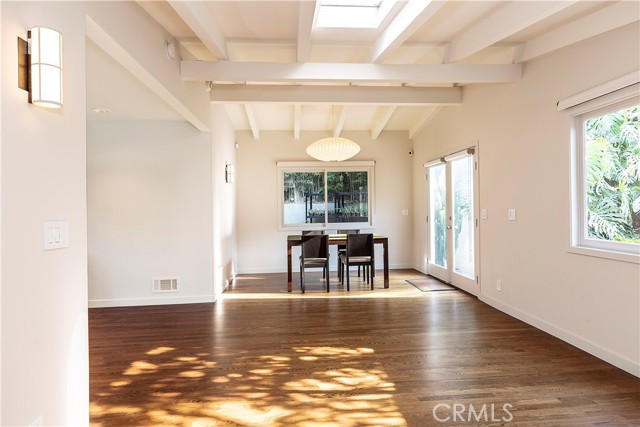 Detail Gallery Image 37 of 54 For 2412 Canyon Oak Dr, Los Angeles,  CA 90068 - 3 Beds | 2 Baths