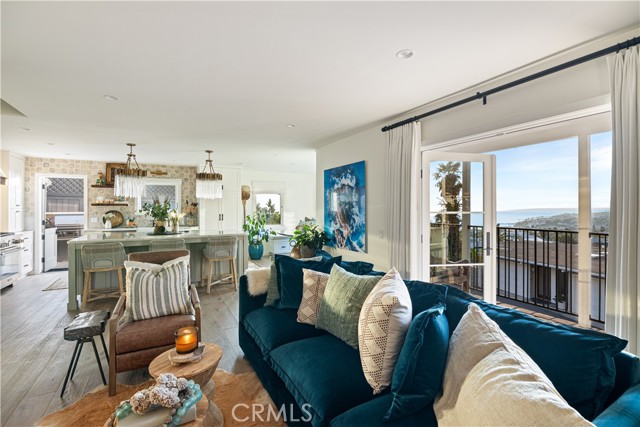 Detail Gallery Image 11 of 75 For 680 Temple Hills Dr, Laguna Beach,  CA 92651 - 4 Beds | 3/1 Baths