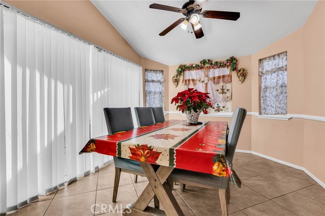 25790 Parada, Valencia CA: https://media.crmls.org/medias/07668db5-7062-4668-b6d9-f7f2468144bf.jpg