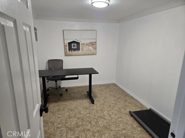 Detail Gallery Image 9 of 15 For 9534 via Ricardo, Burbank,  CA 91504 - 2 Beds | 3 Baths