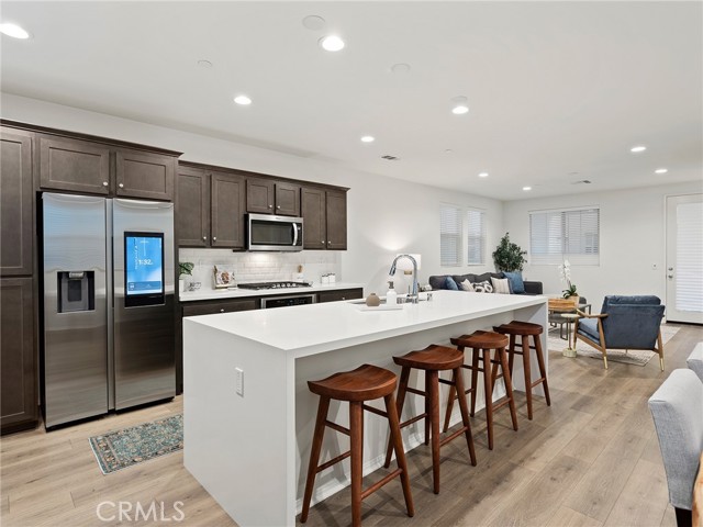 Detail Gallery Image 10 of 53 For 11238 N Mission Heights Dr, –,  CA 91345 - 3 Beds | 3 Baths