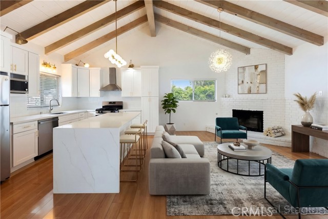 Detail Gallery Image 6 of 44 For 22632 Cass, Woodland Hills,  CA 91364 - 3 Beds | 2 Baths