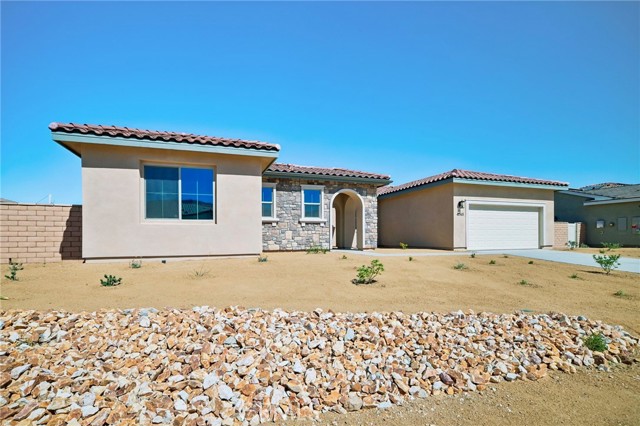 4065 Saddle Drive photo 2