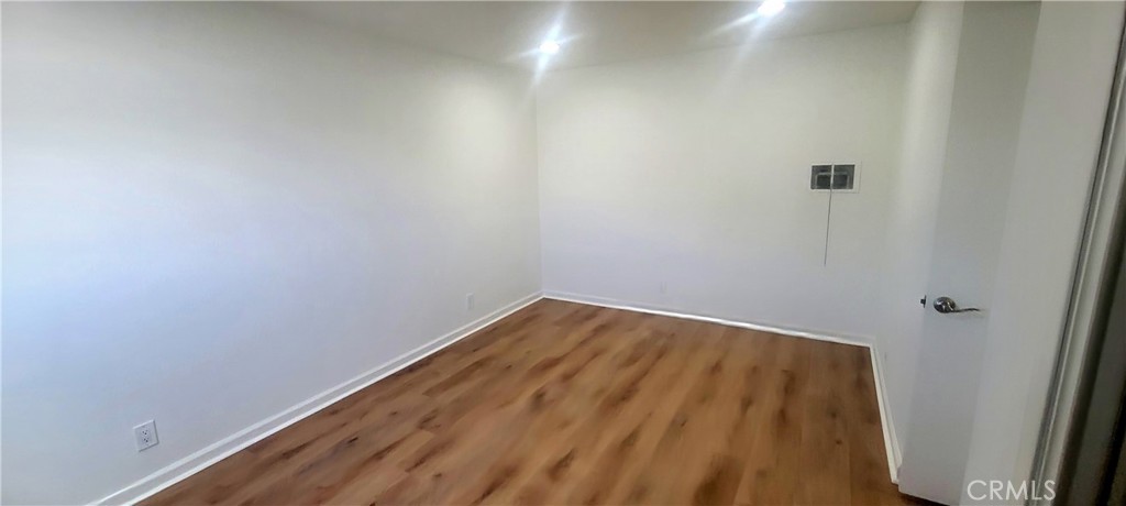 https://media.crmls.org/medias/076a5ca8-c7ec-4ac5-bf41-d377294851e1.jpg?preset=X-Large