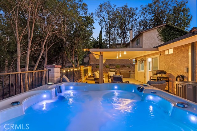 21742 Grovepark Drive, Saugus CA: https://media.crmls.org/medias/076ac553-51f5-4026-a315-cf91cd7ba22c.jpg