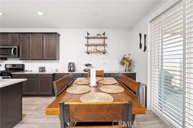 Detail Gallery Image 11 of 27 For 1056 Poinsettia Cir, Calimesa,  CA 92320 - 4 Beds | 2 Baths