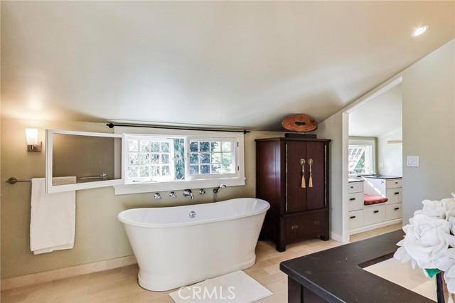 Detail Gallery Image 54 of 75 For 14170 Chandler Bld, Sherman Oaks,  CA 91401 - 5 Beds | 6 Baths