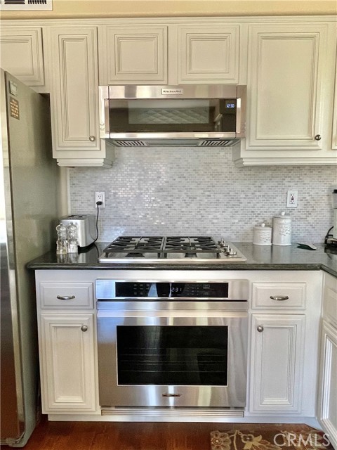 Detail Gallery Image 7 of 41 For 1 Espalier Dr, Lake Forest,  CA 92610 - 6 Beds | 3/1 Baths