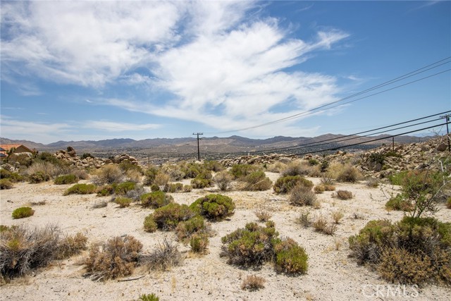 57333 Buena Suerte Road, Yucca Valley CA: https://media.crmls.org/medias/076bf6d4-5c30-4b3a-ae04-fd837c06aea9.jpg