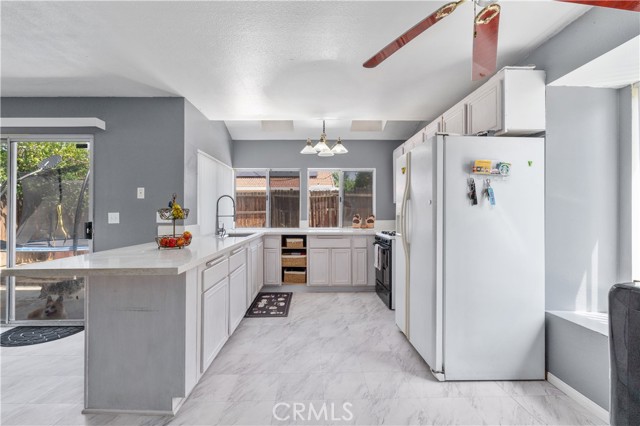 144 Elmtree Drive, Perris CA: https://media.crmls.org/medias/076c2cf1-1876-455f-9328-70805dacc4c3.jpg