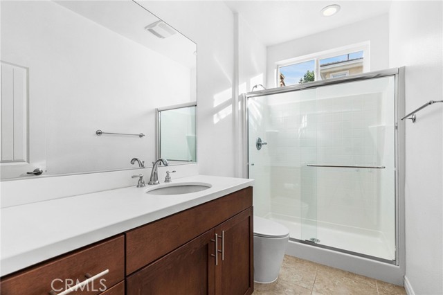 Detail Gallery Image 22 of 35 For 22756 Meyler St, Torrance,  CA 90502 - 5 Beds | 3 Baths