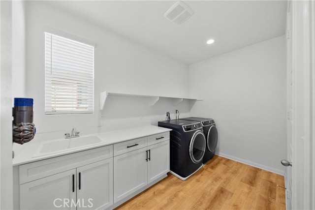 11298 Finders Court, Corona CA: https://media.crmls.org/medias/076f40f7-e62a-42c4-8cbd-c677d1268951.jpg