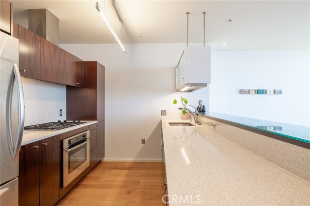 1155 South Grand Avenue, Los Angeles CA: https://media.crmls.org/medias/076fcf5c-d717-4951-83a2-eb8db529a8de.jpg