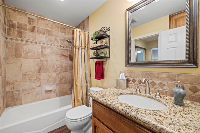 Detail Gallery Image 26 of 49 For 26061 Charonne Ct, Valencia,  CA 91355 - 4 Beds | 3 Baths