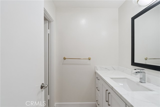 5927 Armaga Spring Road, Rancho Palos Verdes CA: https://media.crmls.org/medias/07700062-862f-4ec9-ba77-757661acd6a2.jpg