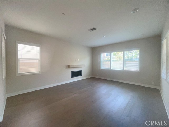 99 Swift, Irvine CA: https://media.crmls.org/medias/07706f88-a1ab-4001-8a19-30fb93c2871f.jpg
