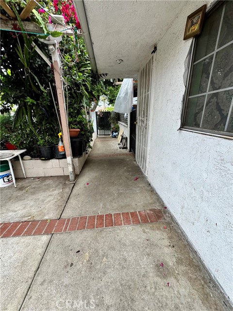 Detail Gallery Image 12 of 16 For 7809 Troost Ave, North Hollywood,  CA 91605 - 3 Beds | 3 Baths
