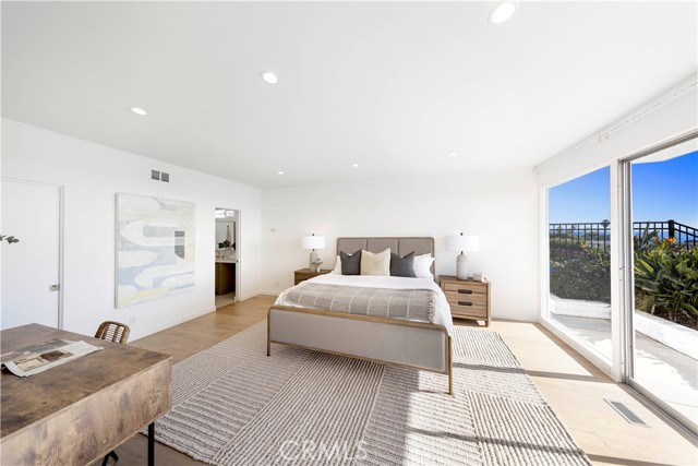 Detail Gallery Image 15 of 30 For 1921 Sabrina, Corona Del Mar,  CA 92625 - 5 Beds | 4/1 Baths