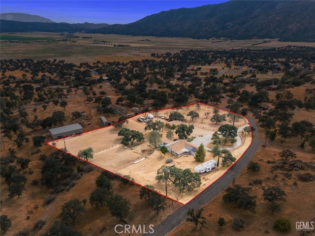 21564 Pine Tree Road, Caliente CA: https://media.crmls.org/medias/07732a04-c715-412d-8851-a80bd3c8e758.jpg