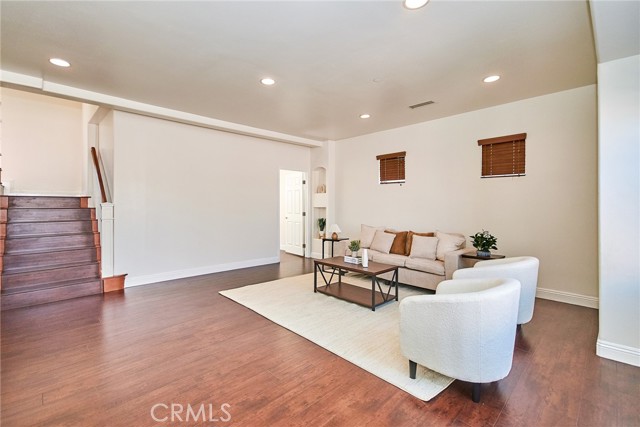 717 Arcadia Avenue, Arcadia CA: https://media.crmls.org/medias/0773e57b-23ca-4f35-9895-10d187bfa46f.jpg