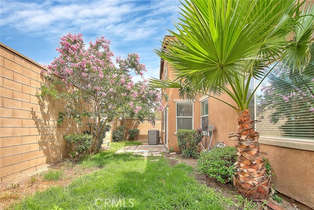 7868 Sea Salt Avenue, Fontana CA: https://media.crmls.org/medias/07746391-c77c-40f4-889d-46d83b4a9974.jpg