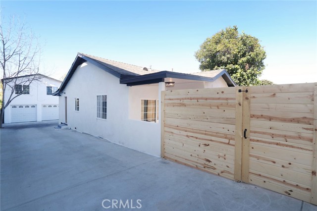 Image 29 of 71 For 1361 Armadale Avenue