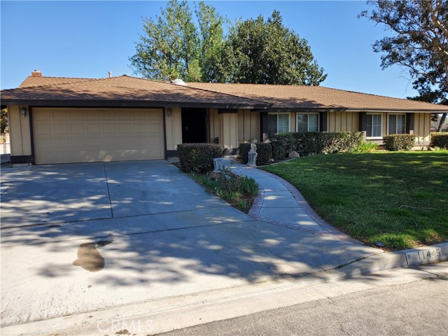 11445 Countryside Dr, Fontana, CA 92337