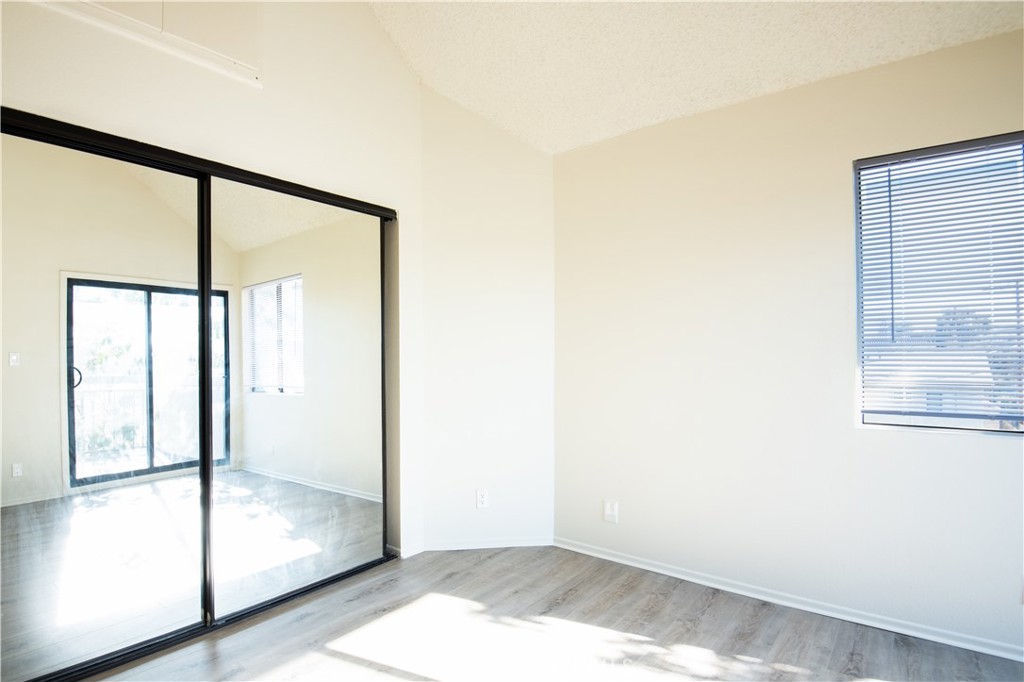 MLS #WS25278305 image #10