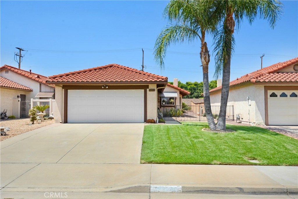 26044 Sunnywood Street