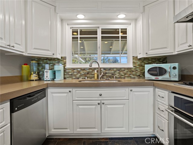 Detail Gallery Image 9 of 51 For 9710 Lubao Ave, Chatsworth,  CA 91311 - 3 Beds | 2 Baths